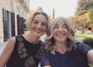 Paola Minussi con Georgia Louise al matrimonio civile