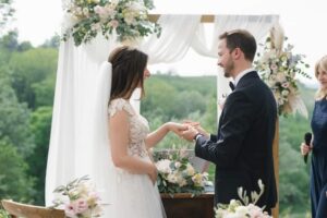 Le promesse matrimoniali in una cerimonia laico-umanista