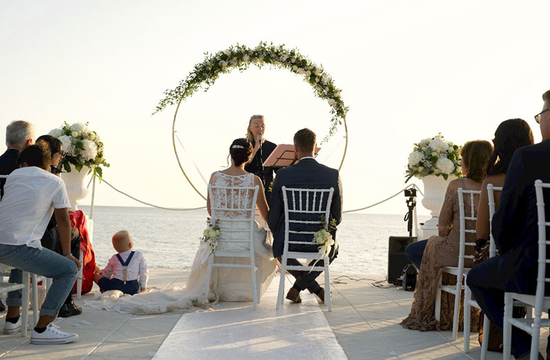cerimonia in riva al mare di matrimonio simbolico
